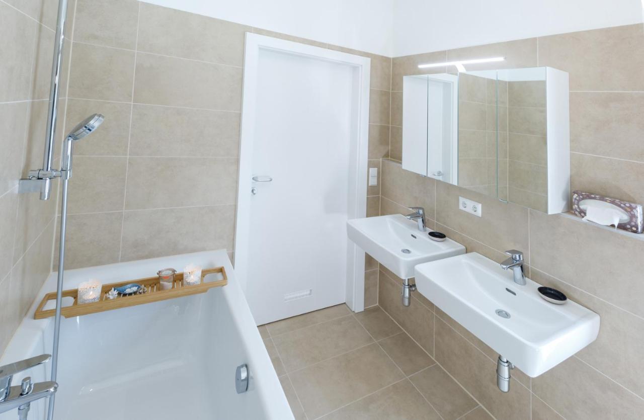 Ferienwohnung Narzisse - City Appartement Im Kurpark Bad Aussee Ngoại thất bức ảnh